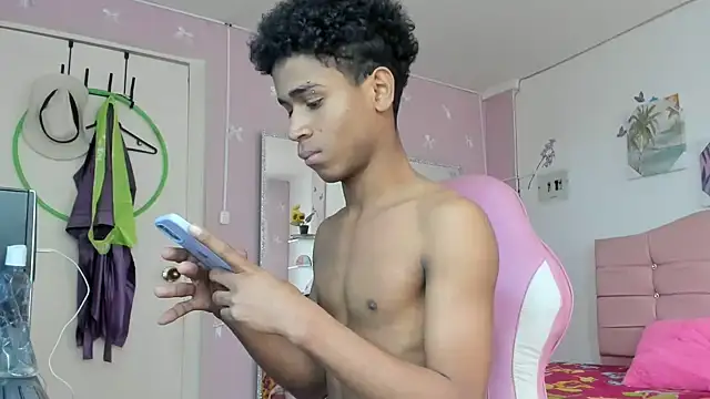 santy_bigcock_01 (M twink) - destroy my ass