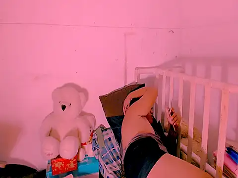 hardking_69 (M young) - PLEASE HELP ME CUM I'M SO HORNY