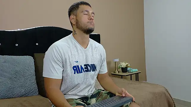 ander_montoyaa live cam preview