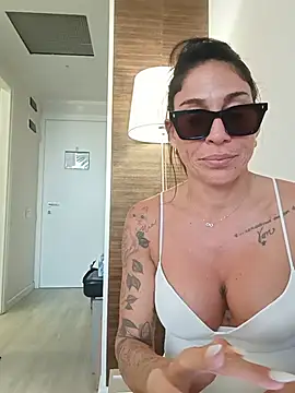 sexy7883 (F milf) - Hotel @Naked fuori dalla stanza hotel