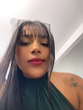 Mariangel_11 live cam on StripChat