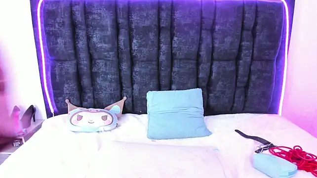 Aurora_Doll_ live cam on StripChat