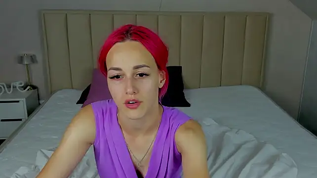 Liinda_Lee live cam on StripChat