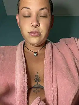 Lowiatall53 - Couple webcam sex chat