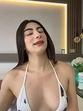 evelyn_hills