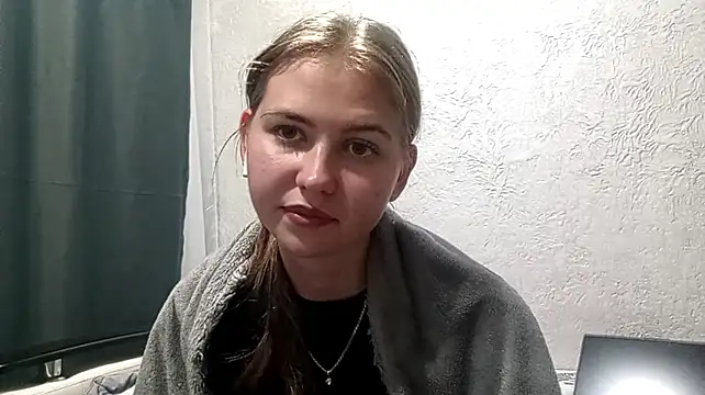 AnnettaHosaka live cam on StripChat