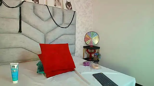 KimberlyFox_t live cam on StripChat