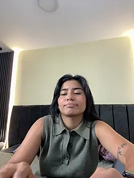 AriaJoy_ live cam on StripChat