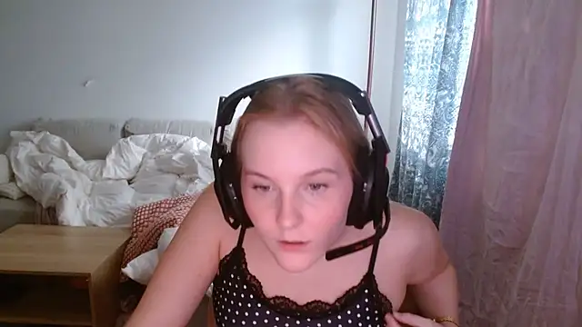 Nina_Monet live cam on StripChat