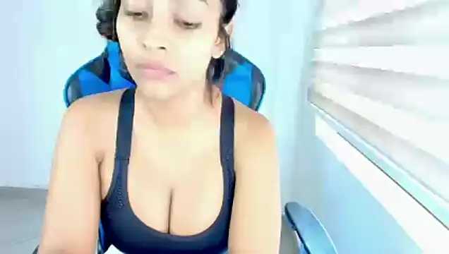 sophiax-x live cam on StripChat