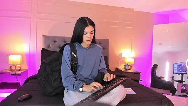 ALICESANDOVAL live cam on StripChat