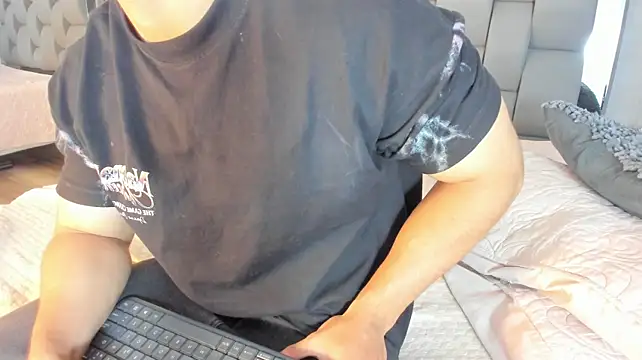 Charlie___Musk live cam on StripChat
