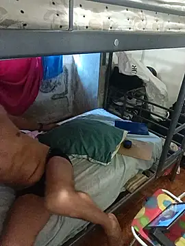 Lucas_pt live cam on StripChat