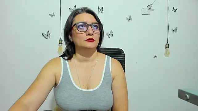 Amie_Adams82_ live cam on StripChat