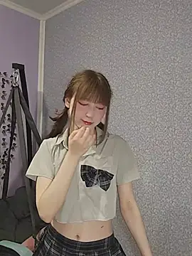 Yoonhee_ki live cam on StripChat