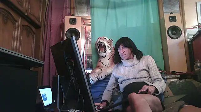 SissiDomination live cam on StripChat