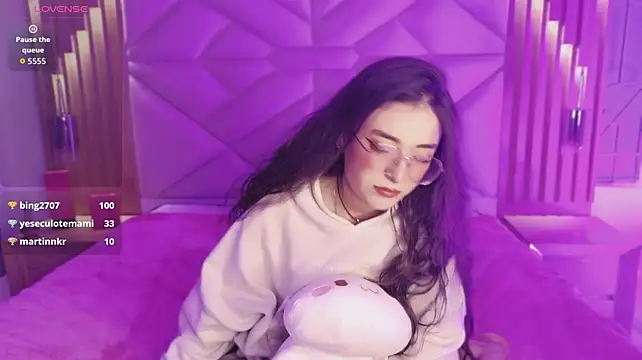Ivory_Dlacour live cam on StripChat