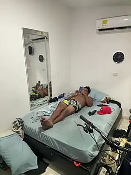 bigdick211292 live cam on StripChat