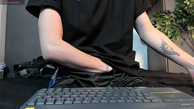 nicktorn