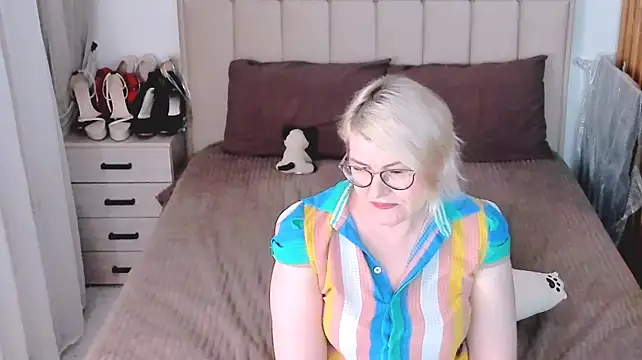sabrinamacmarren live cam preview