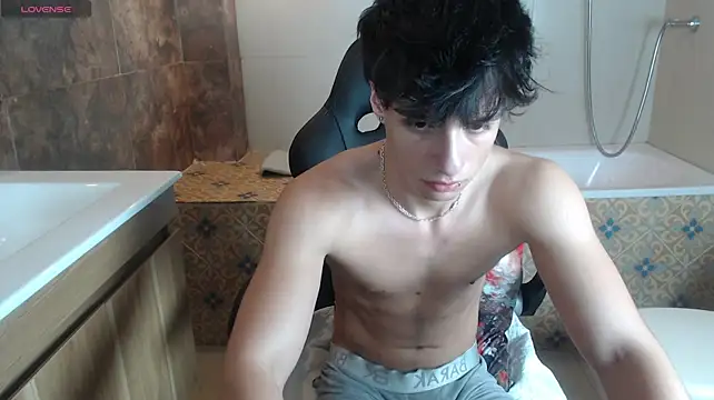 nathan_owen (M twink) - 10 push-ups