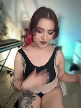 NikkiNix
