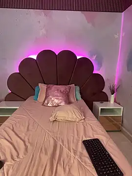 ana_playful