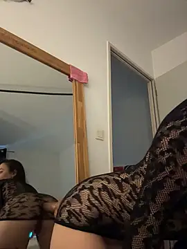 giuliadollx (F young) - Doigts chatte + LT ctrl 6min