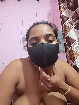 sassy_kinjal (F young) - Oil on boobs