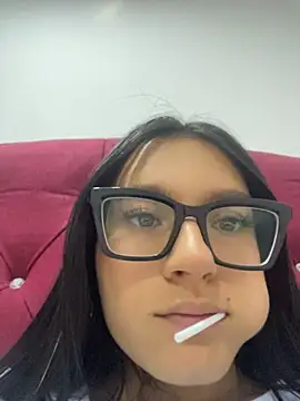 Niaoficial live cam on StripChat