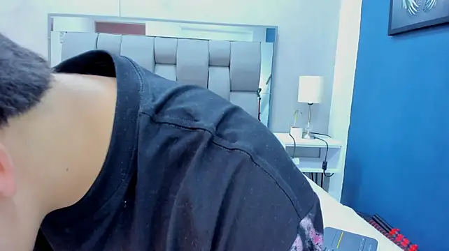charlie___musk (M twink) - Let´s cum together!