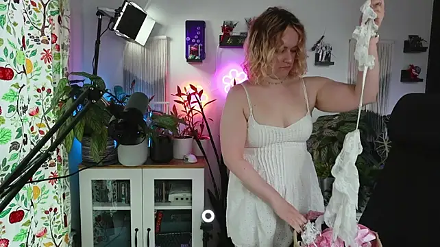 xzoeyryanx (T milf) - dress off
