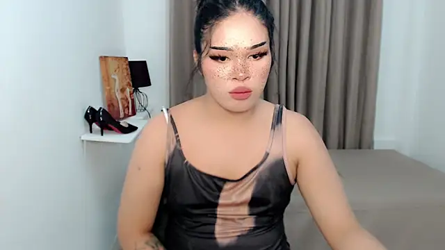 BrendaTaki live cam on StripChat