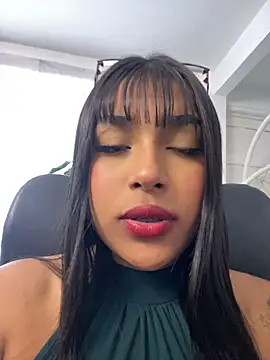 Mariangel_11 live cam on StripChat