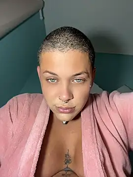 Modelo: alicetgirlbr