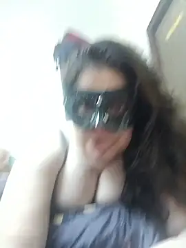 Lisa_White_Desi live cam on StripChat
