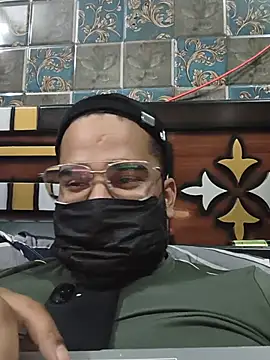 BeardKingoBack live sex cam