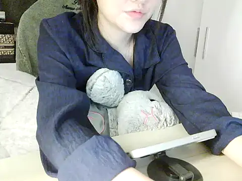 lucienguyen live cam on StripChat