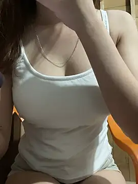 Bea-777 live cam on StripChat