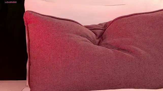 KaisaWeston live cam on StripChat