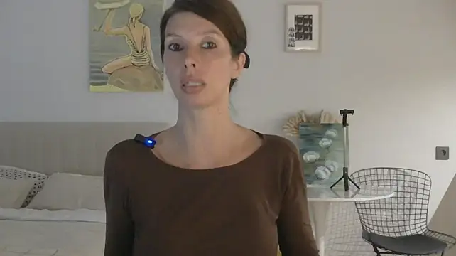 WhiteQueen888 live cam on StripChat
