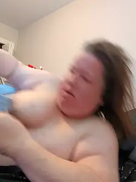 sub1981 live cam on StripChat