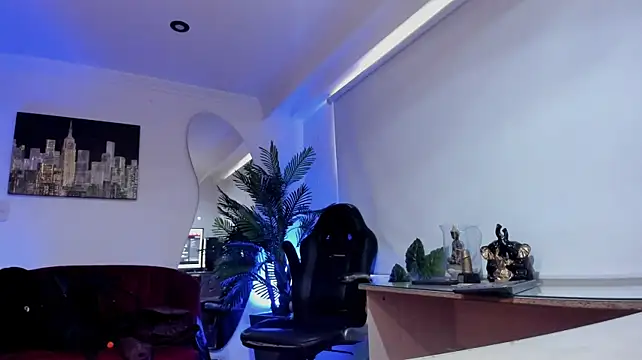Meghan320 live cam on StripChat