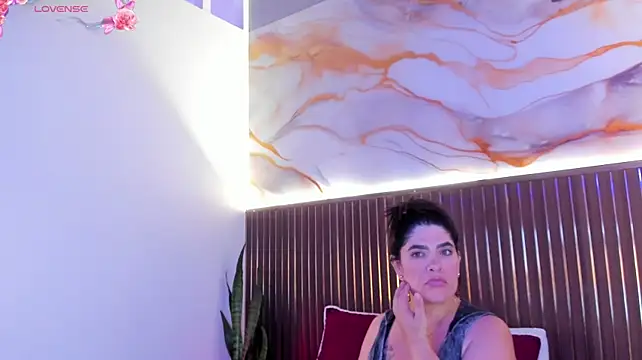HoneyMilf_