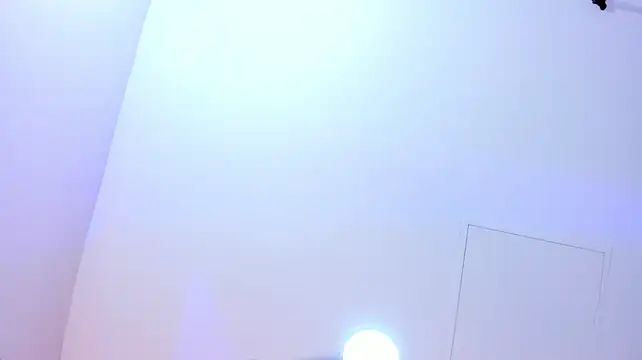 Queen_Curvy01