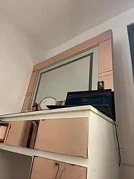 Jenn_Layton live cam
