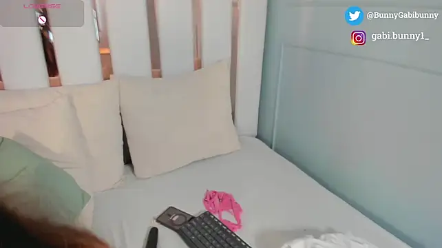 gabi_bunny live cam preview
