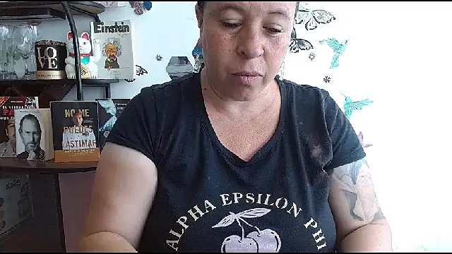 LauraMallioni live cam preview