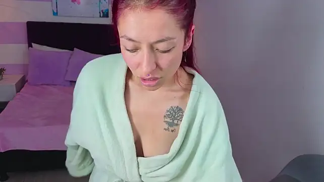 Scarlett__bell
