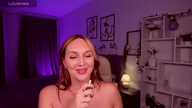 EvieMagical live cam preview